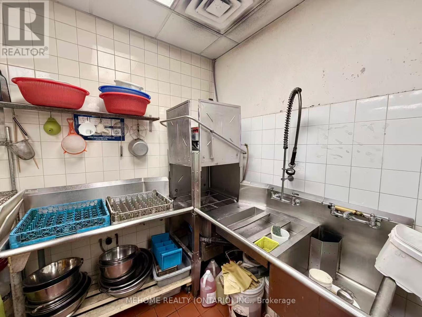 630 Ford Drive, Oakville, Ontario  L6J 7V7 - Photo 16 - W12506190