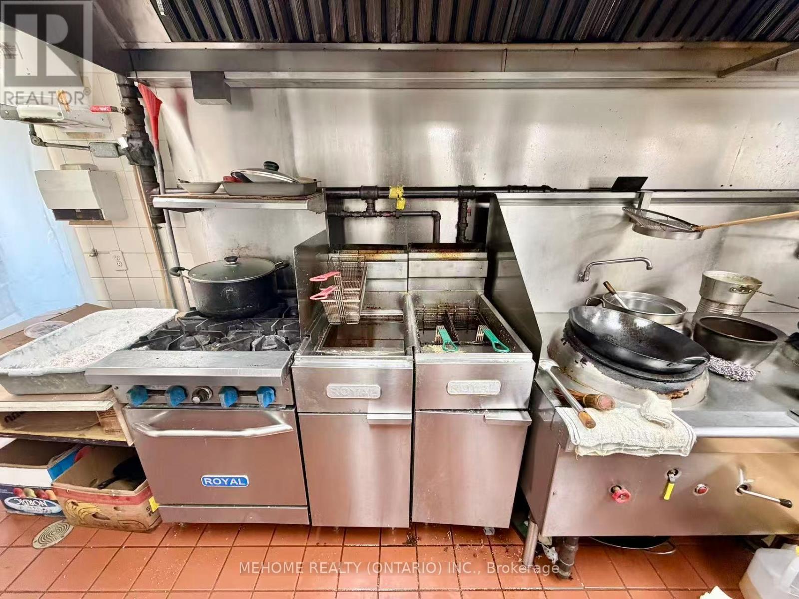 630 Ford Drive, Oakville, Ontario  L6J 7V7 - Photo 11 - W12506190