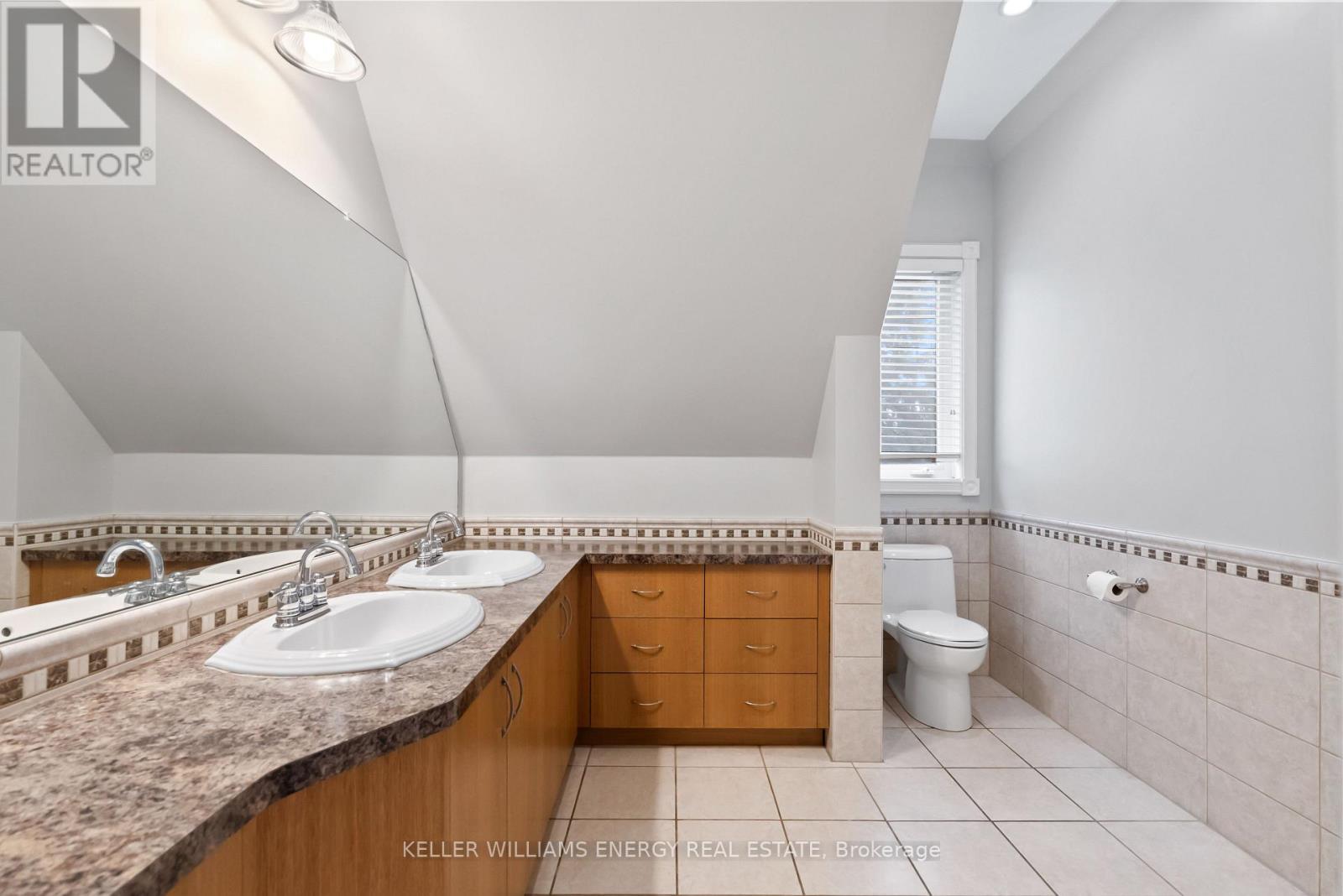 16262 Mccowan Road, Whitchurch-Stouffville, Ontario  L4A 2T2 - Photo 17 - N12465922