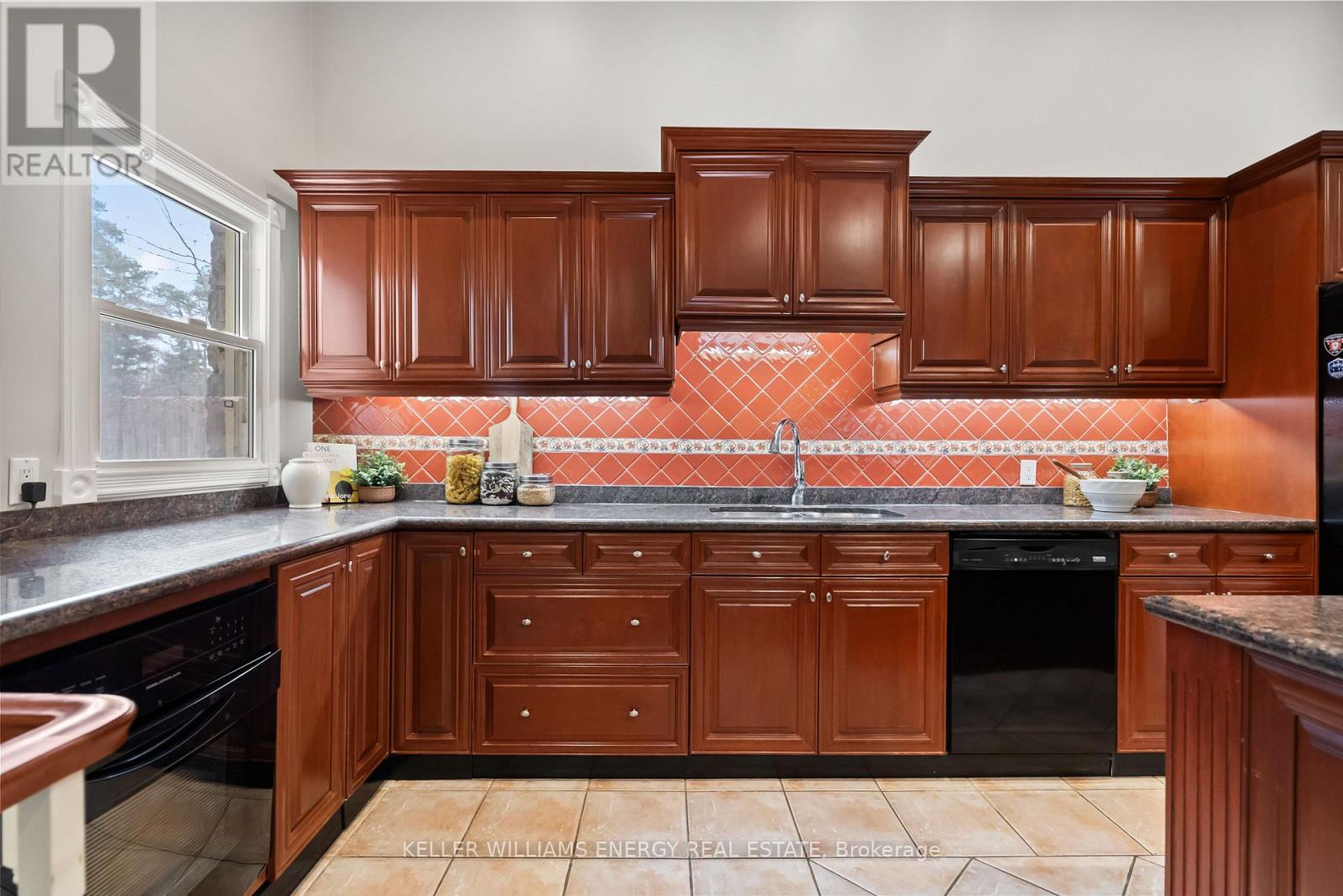 16262 Mccowan Road, Whitchurch-Stouffville, Ontario  L4A 2T2 - Photo 9 - N12465922