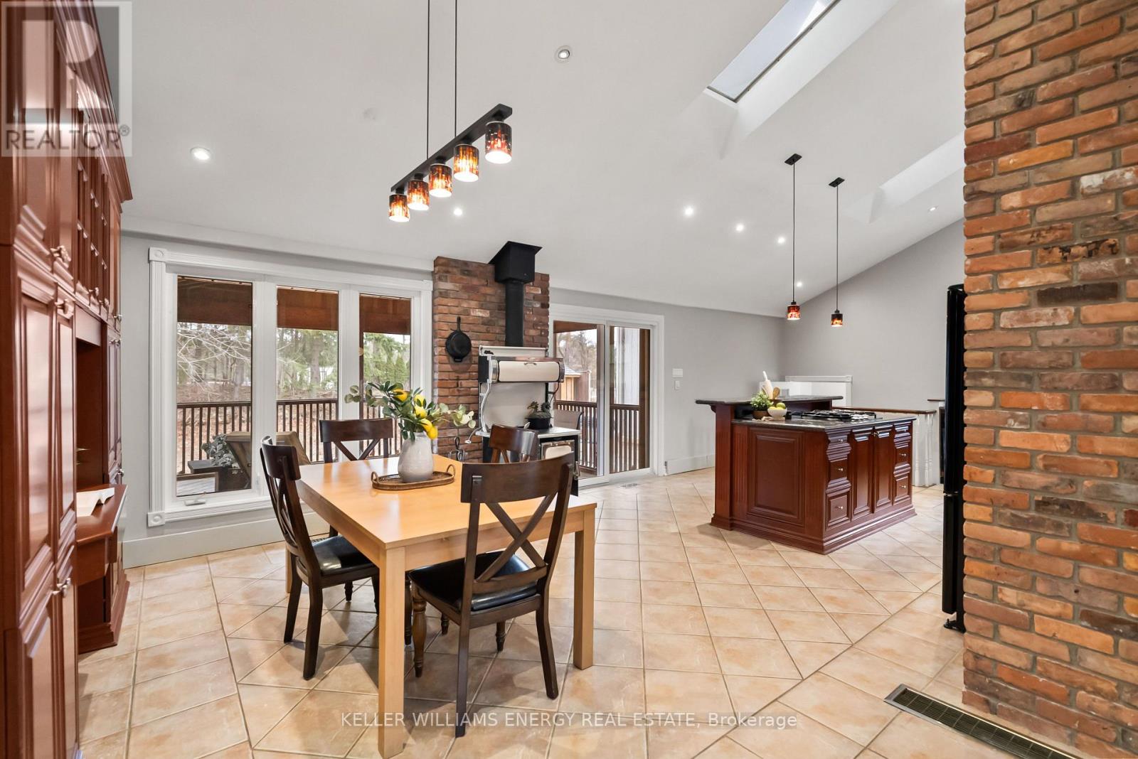 16262 Mccowan Road, Whitchurch-Stouffville, Ontario  L4A 2T2 - Photo 7 - N12465922