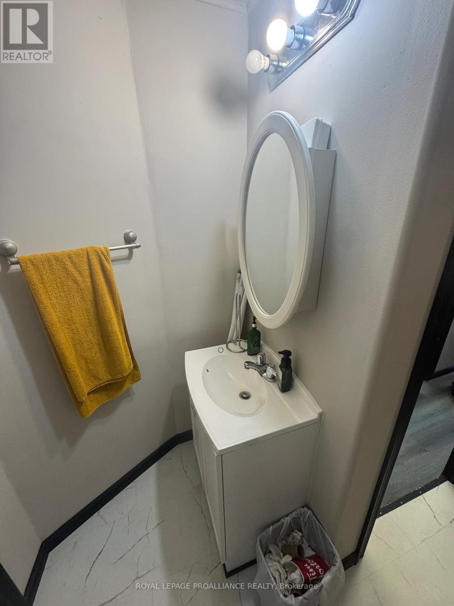 48 King Street Nw, Quinte West, Ontario  K8V 3V8 - Photo 8 - X12446440