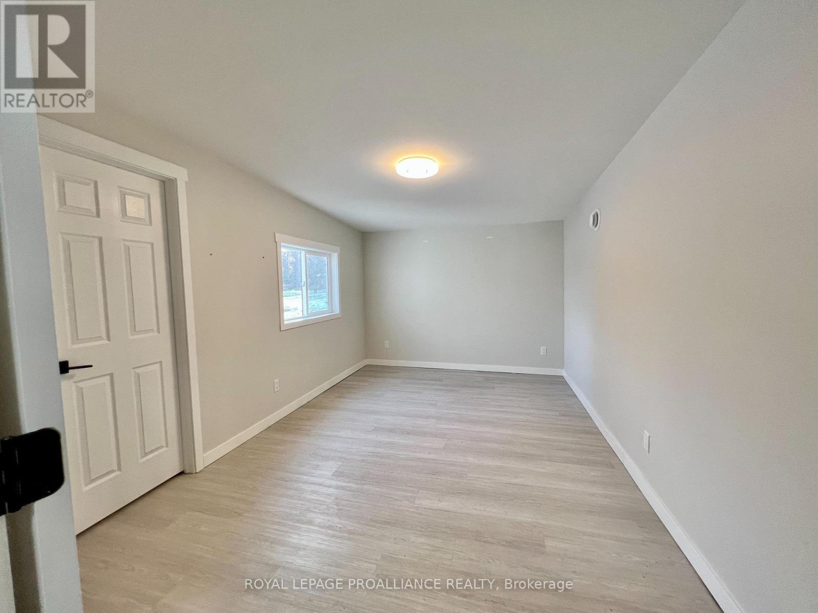 51 Reddick Street, Prince Edward County, Ontario K8N 0L5 - Photo 14 - X12503430