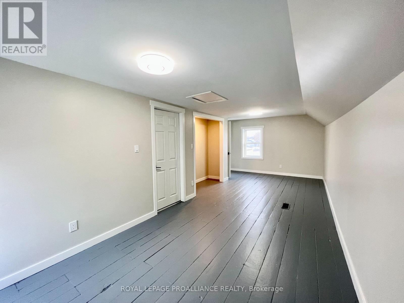 51 Reddick Street, Prince Edward County, Ontario K8N 0L5 - Photo 25 - X12503430