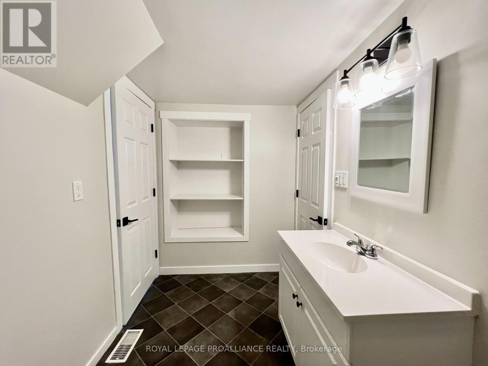 51 Reddick Street, Prince Edward County, Ontario K8N 0L5 - Photo 22 - X12503430