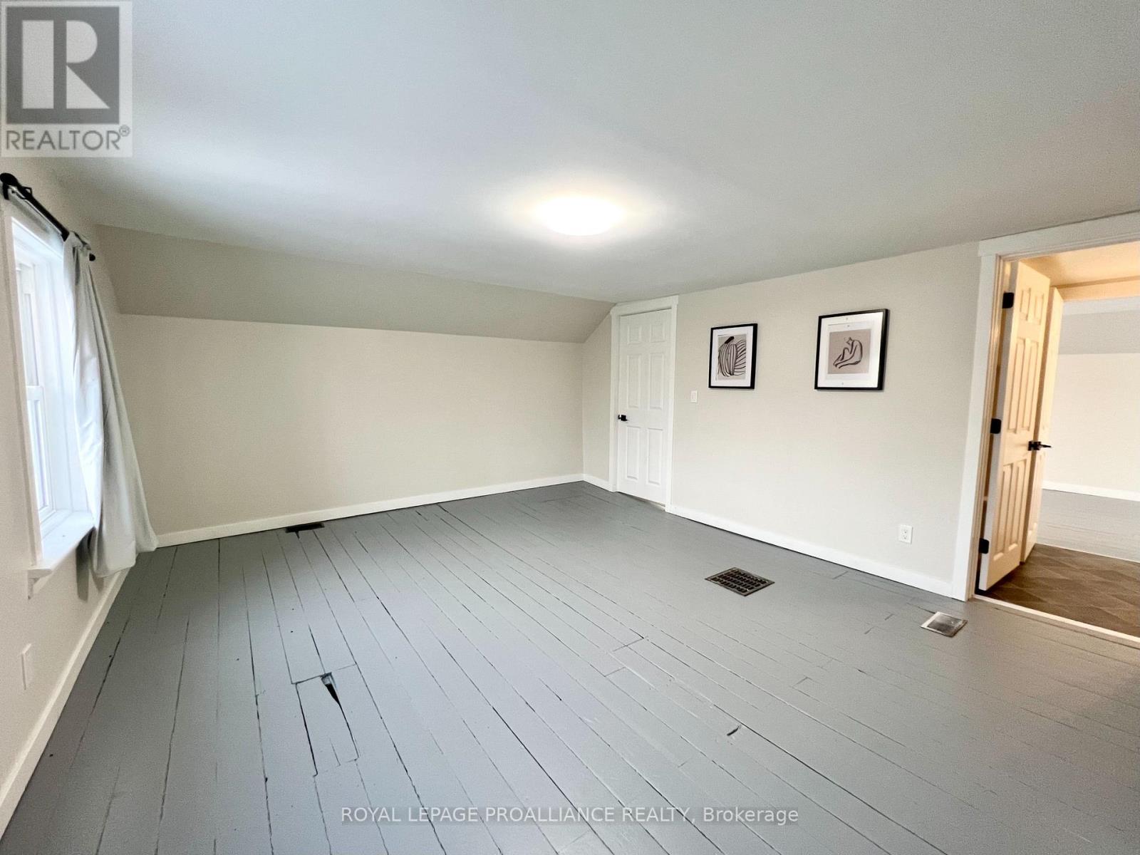 51 Reddick Street, Prince Edward County, Ontario K8N 0L5 - Photo 20 - X12503430