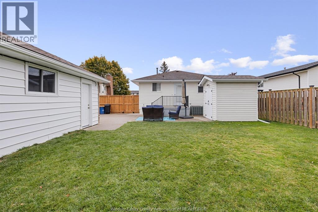 12218 Baillargeon, Tecumseh, Ontario N8N 4A7 - Photo 16 - 25027882