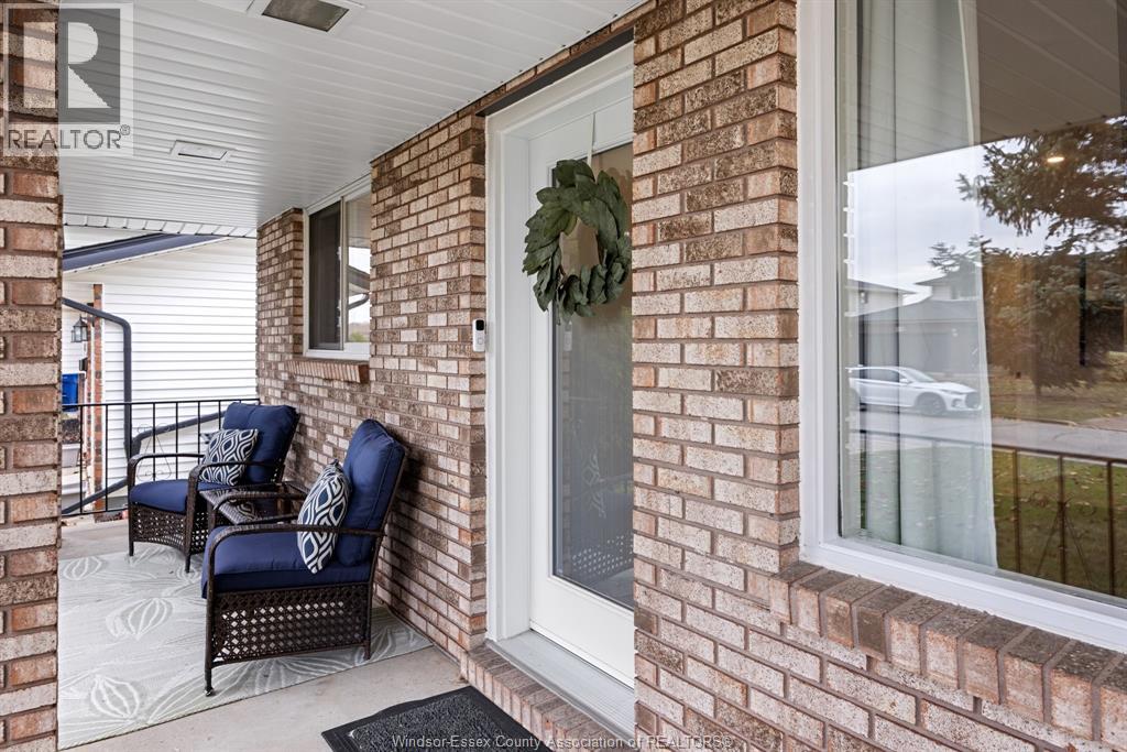 12218 Baillargeon, Tecumseh, Ontario N8N 4A7 - Photo 2 - 25027882