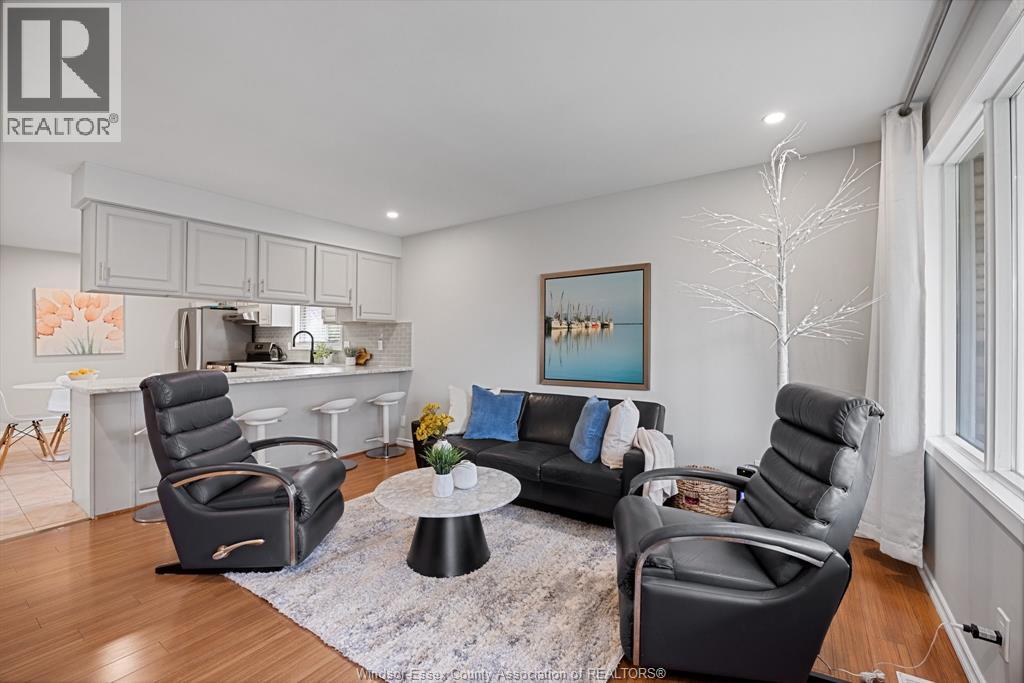 12218 Baillargeon, Tecumseh, Ontario N8N 4A7 - Photo 3 - 25027882