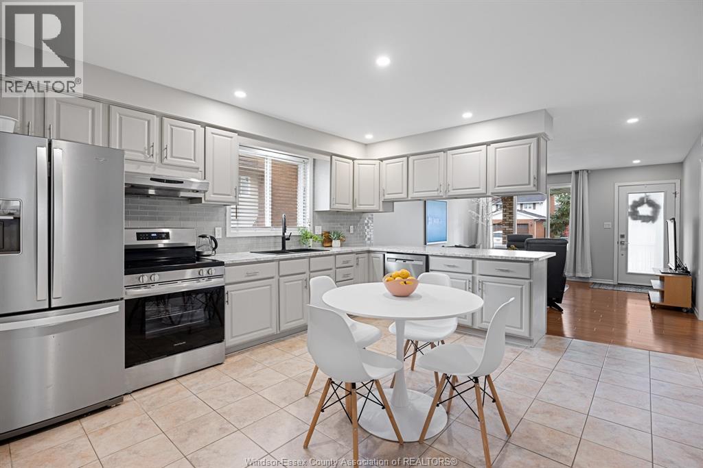 12218 Baillargeon, Tecumseh, Ontario N8N 4A7 - Photo 5 - 25027882