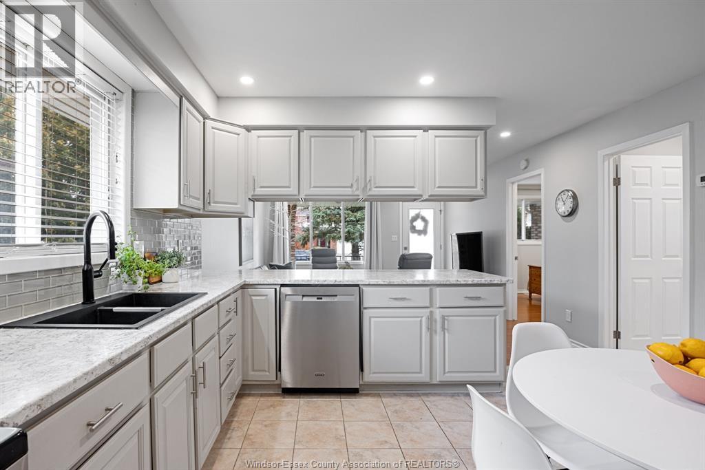 12218 Baillargeon, Tecumseh, Ontario N8N 4A7 - Photo 7 - 25027882