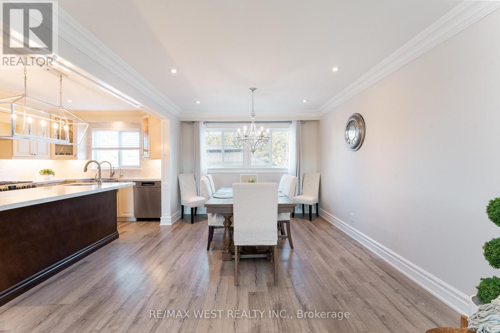 70 Wheatsheaf Crescent, Toronto, Ontario  M3N 1P6 - Photo 8 - W12506628