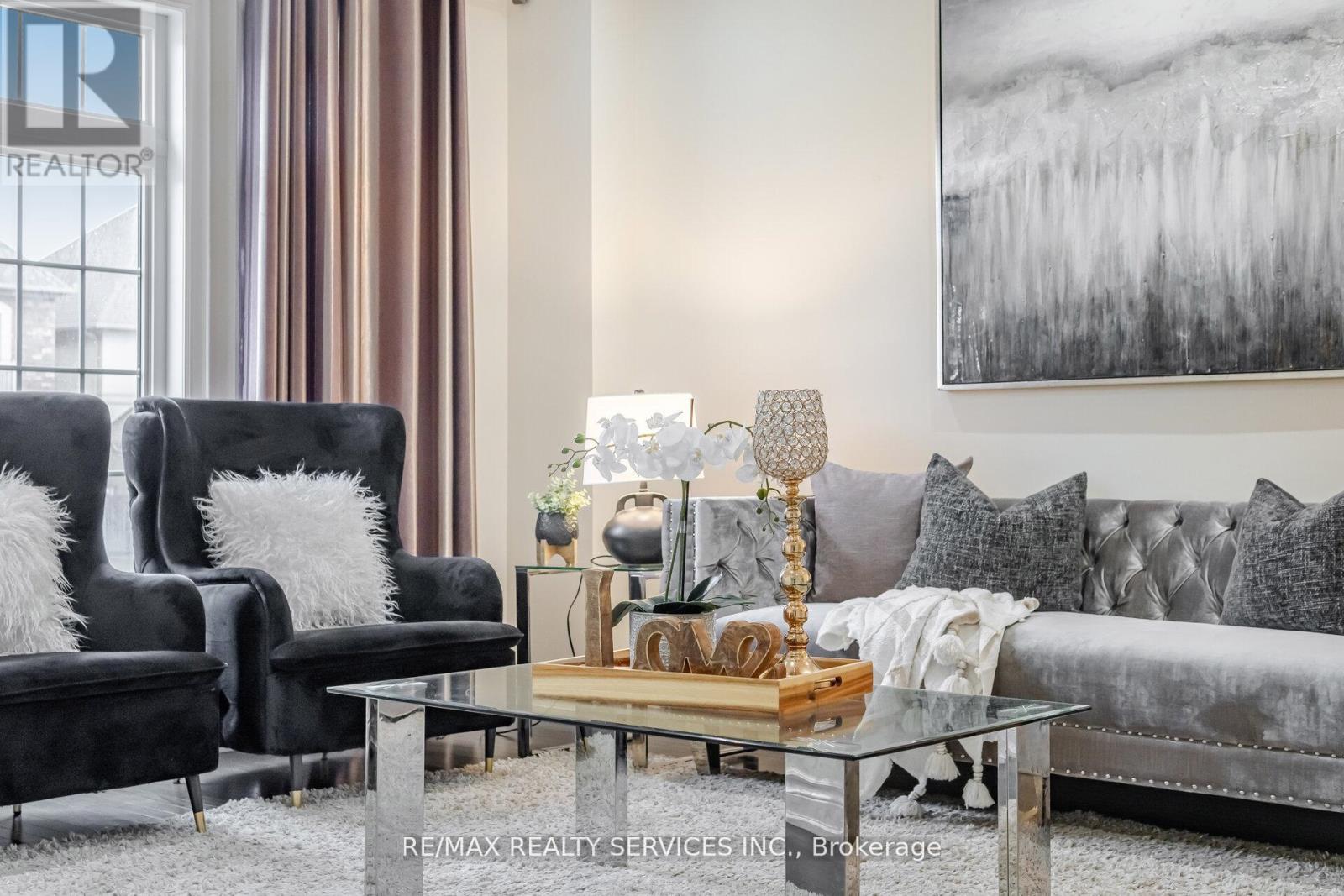 6 Beacon Hill Drive, Brampton, Ontario  L6X 0V6 - Photo 6 - W12506636