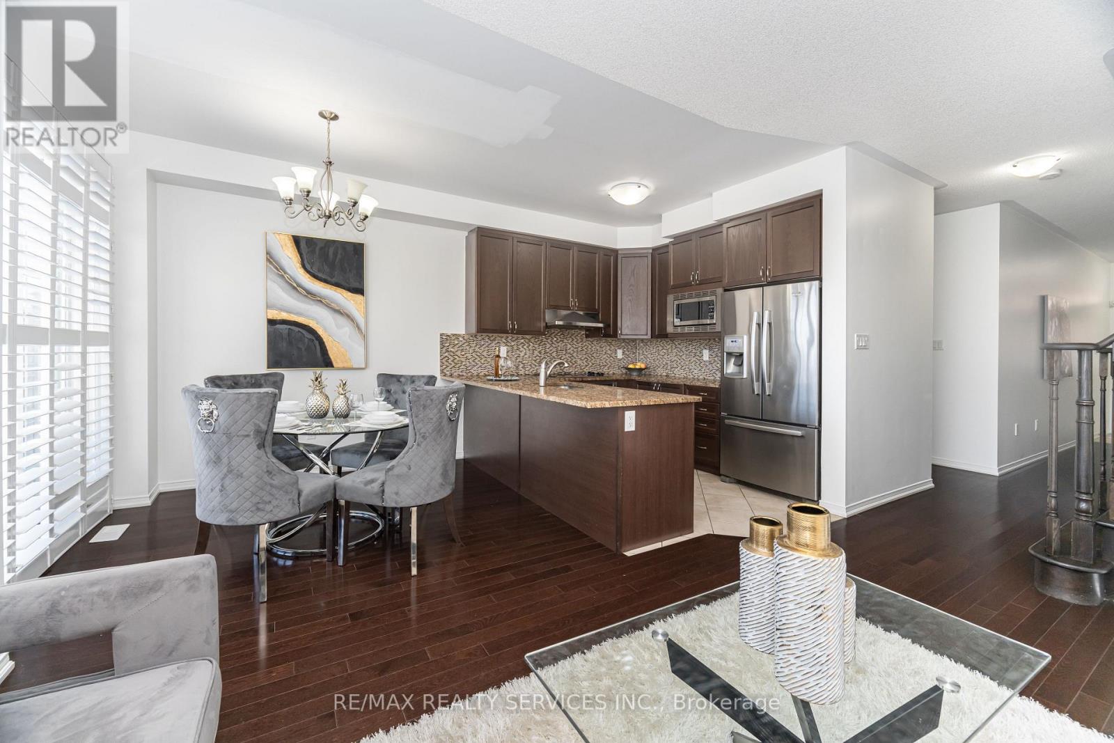 27 Sussexvale Drive, Brampton, Ontario  L6R 3S1 - Photo 15 - W12506648