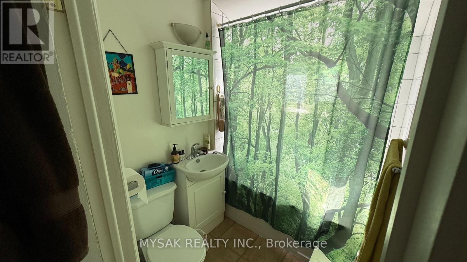 116 Fifth Street, Toronto, Ontario  M8V 2Z3 - Photo 7 - W12506720