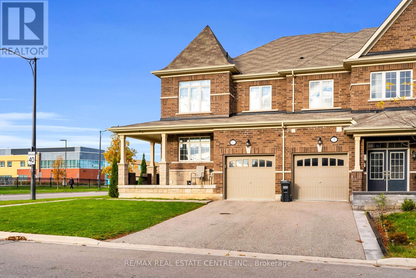 1 Perdita Road, Brampton, Ontario  L6Y 6B1 - Photo 3 - W12506728