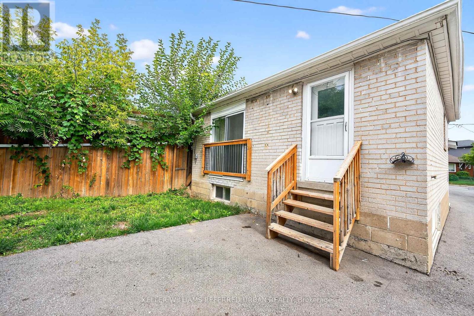 Main Floor - 116 Branstone Road, Toronto, Ontario M6E 4E5 - Photo 21 - W12506732