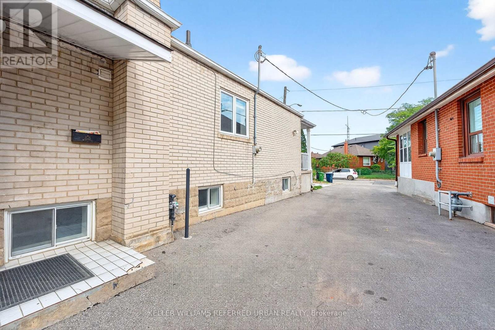 Lower 1 - 116 Branstone Road, Toronto, Ontario M6E 4E5 - Photo 10 - W12506738