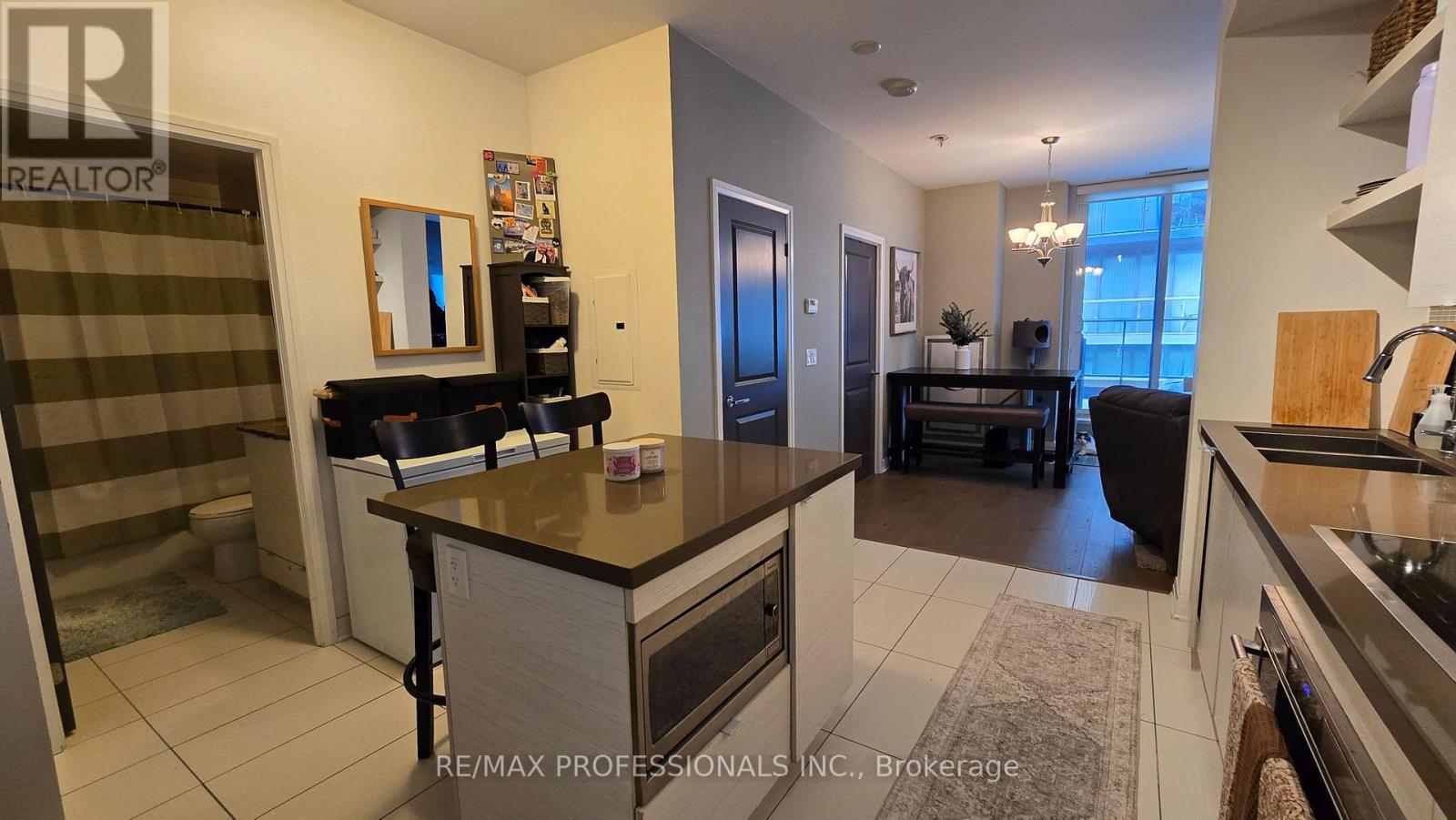 1006 - 60 Annie Craig Drive, Toronto, Ontario M8V 0C5 - Photo 5 - W12506746