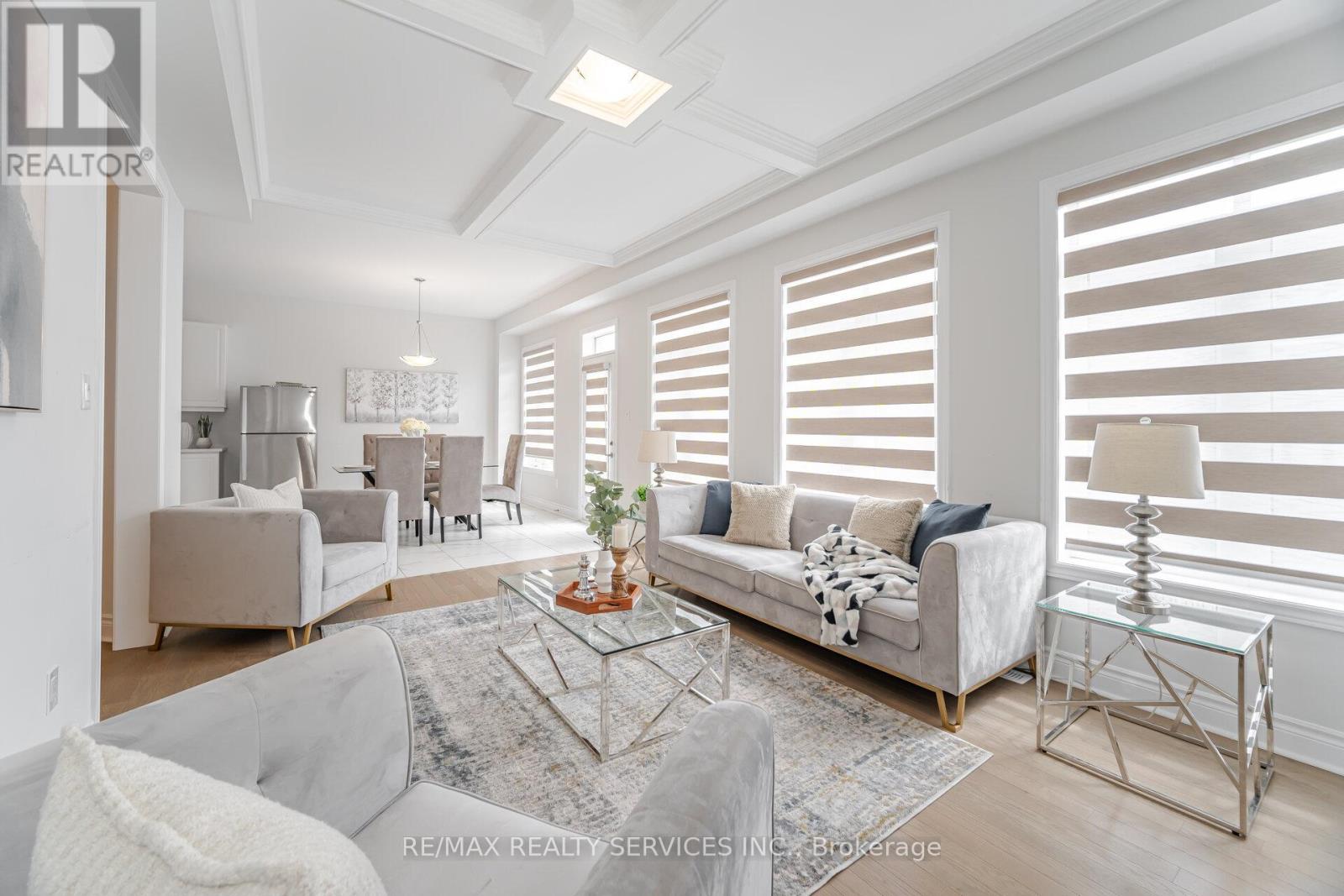 36 Michener Drive, Brampton, Ontario L6R 4E9 - Photo 3 - W12506790