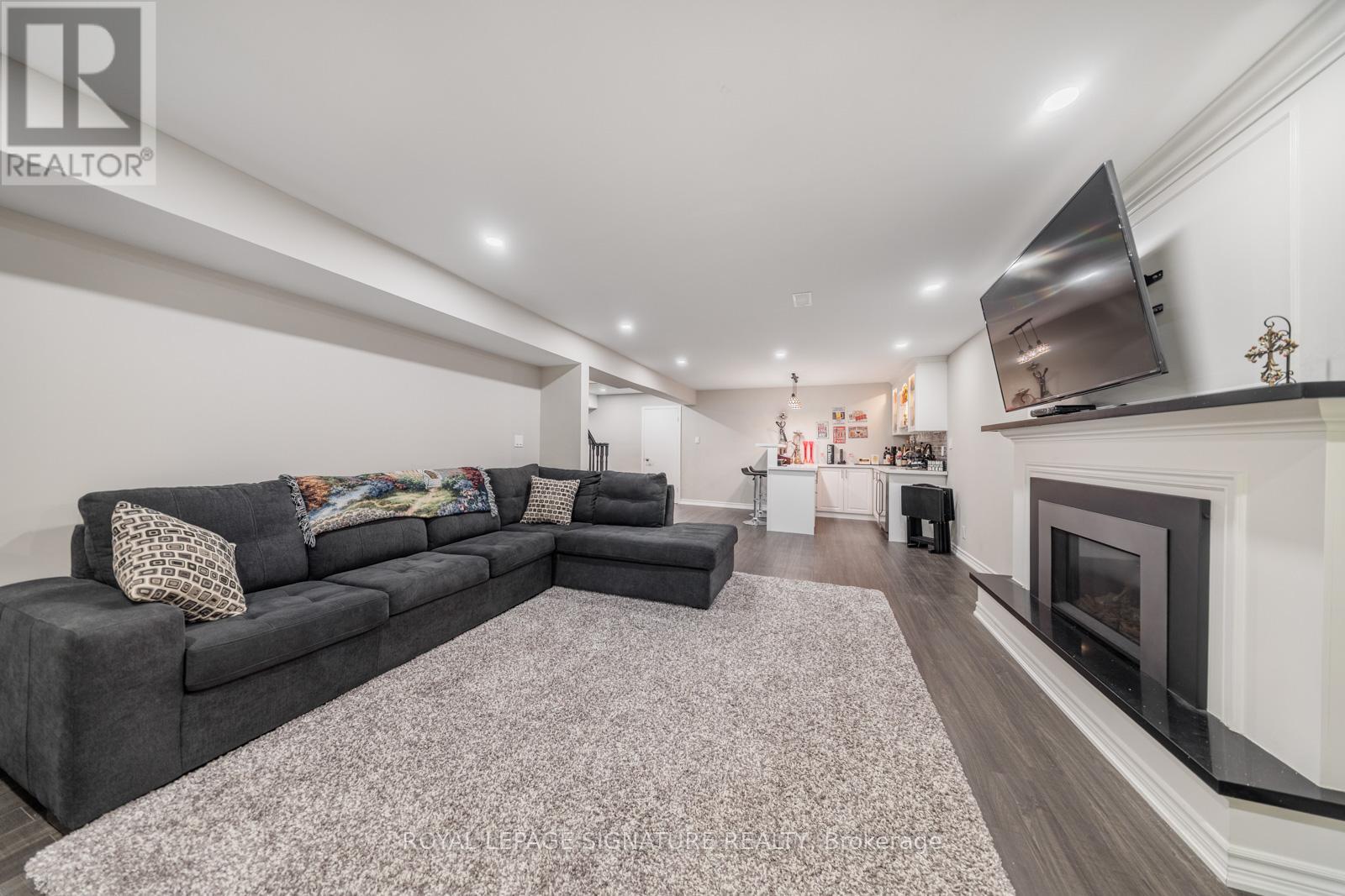 63 Collingdale Road, Toronto, Ontario M9V 3R2 - Photo 38 - W12506798