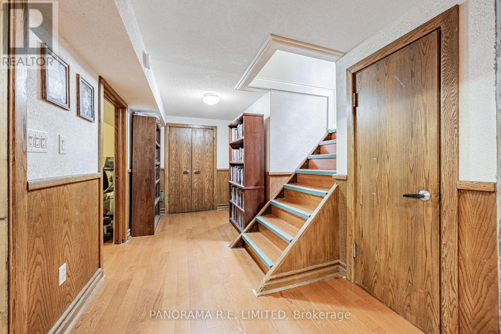 30 Cowley Avenue, Toronto, Ontario M9B 2E3 - Photo 20 - W12506890