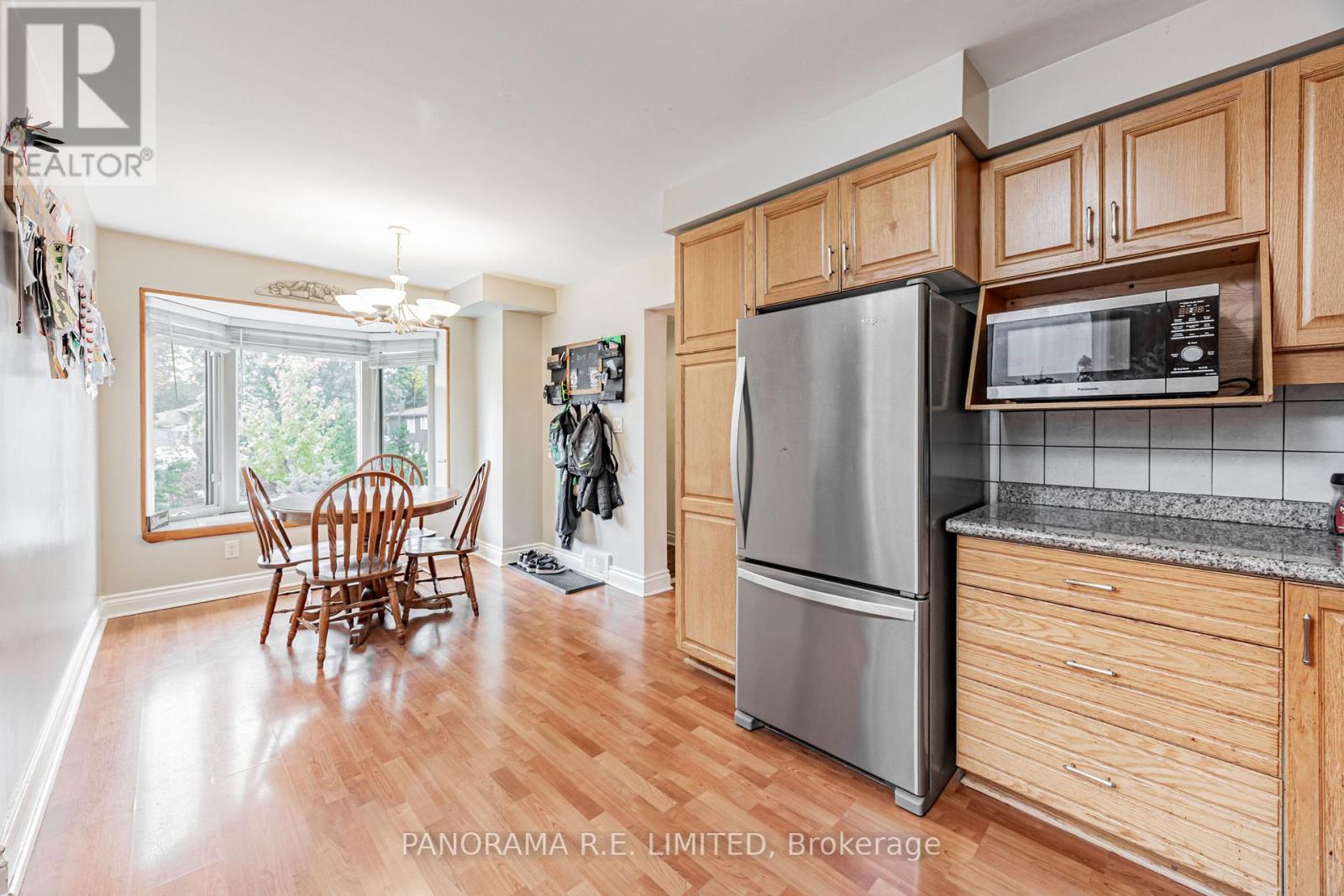 30 Cowley Avenue, Toronto, Ontario M9B 2E3 - Photo 4 - W12506890