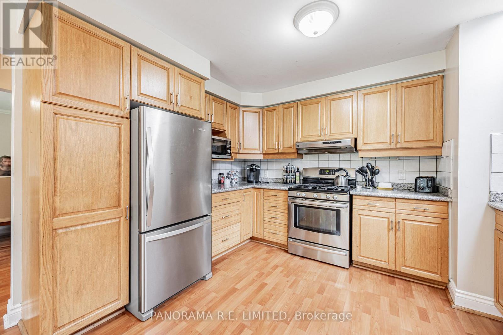 30 Cowley Avenue, Toronto, Ontario M9B 2E3 - Photo 5 - W12506890