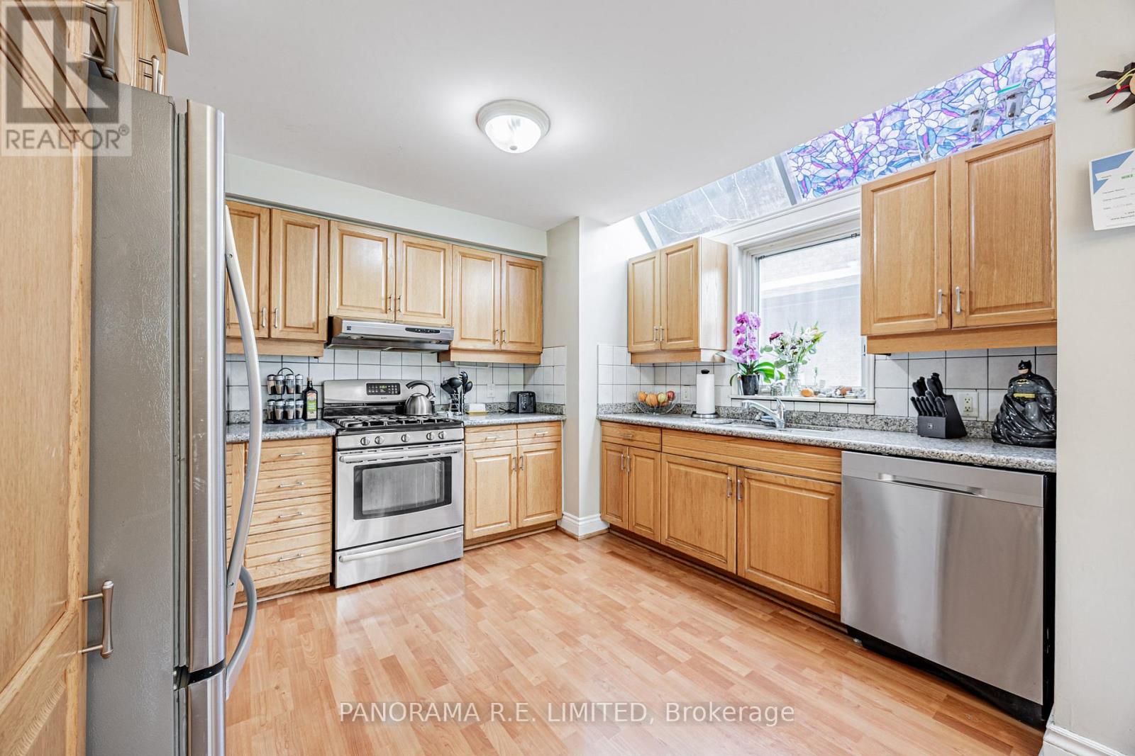 30 Cowley Avenue, Toronto, Ontario M9B 2E3 - Photo 6 - W12506890