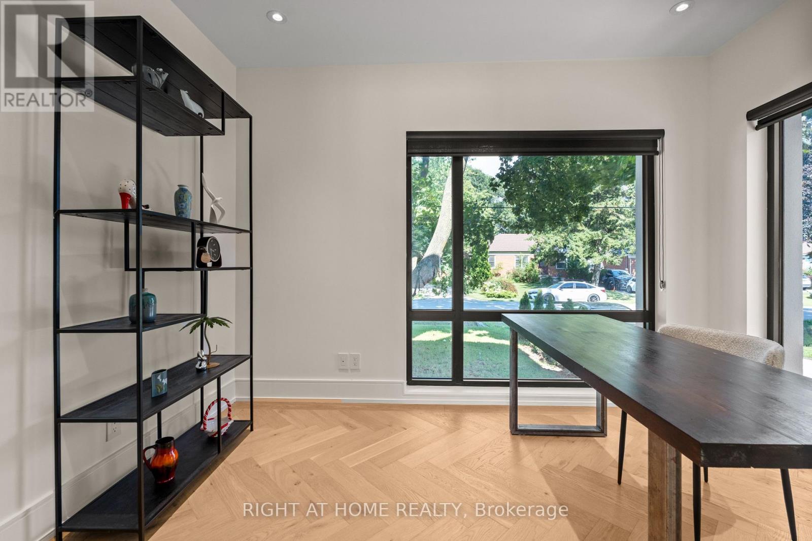 1560 Asgard Drive, Mississauga, Ontario  L5E 2B9 - Photo 14 - W12506914