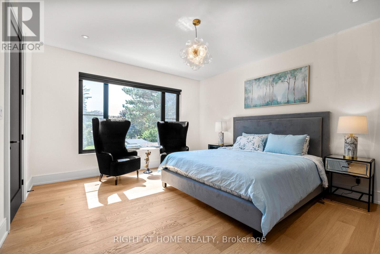 1560 Asgard Drive, Mississauga, Ontario  L5E 2B9 - Photo 21 - W12506914