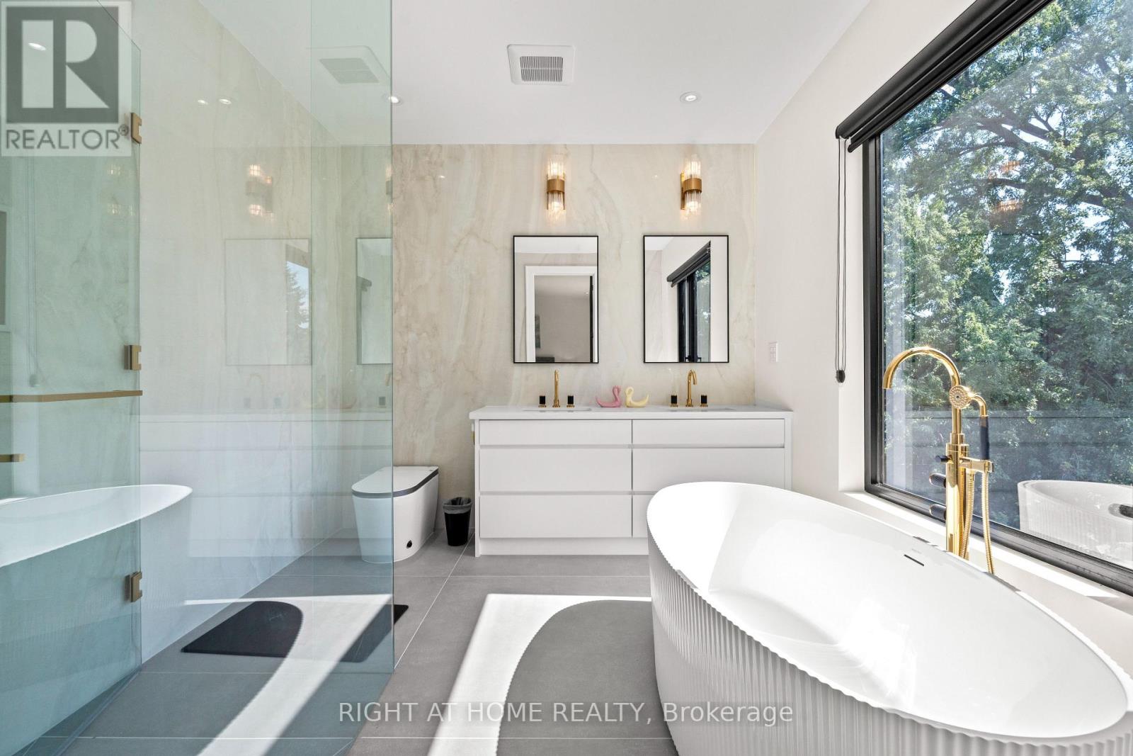 1560 Asgard Drive, Mississauga, Ontario  L5E 2B9 - Photo 22 - W12506914