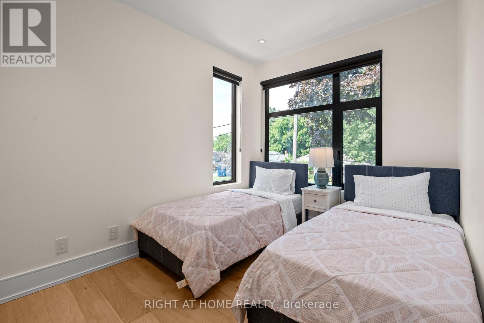 1560 Asgard Drive, Mississauga, Ontario  L5E 2B9 - Photo 25 - W12506914