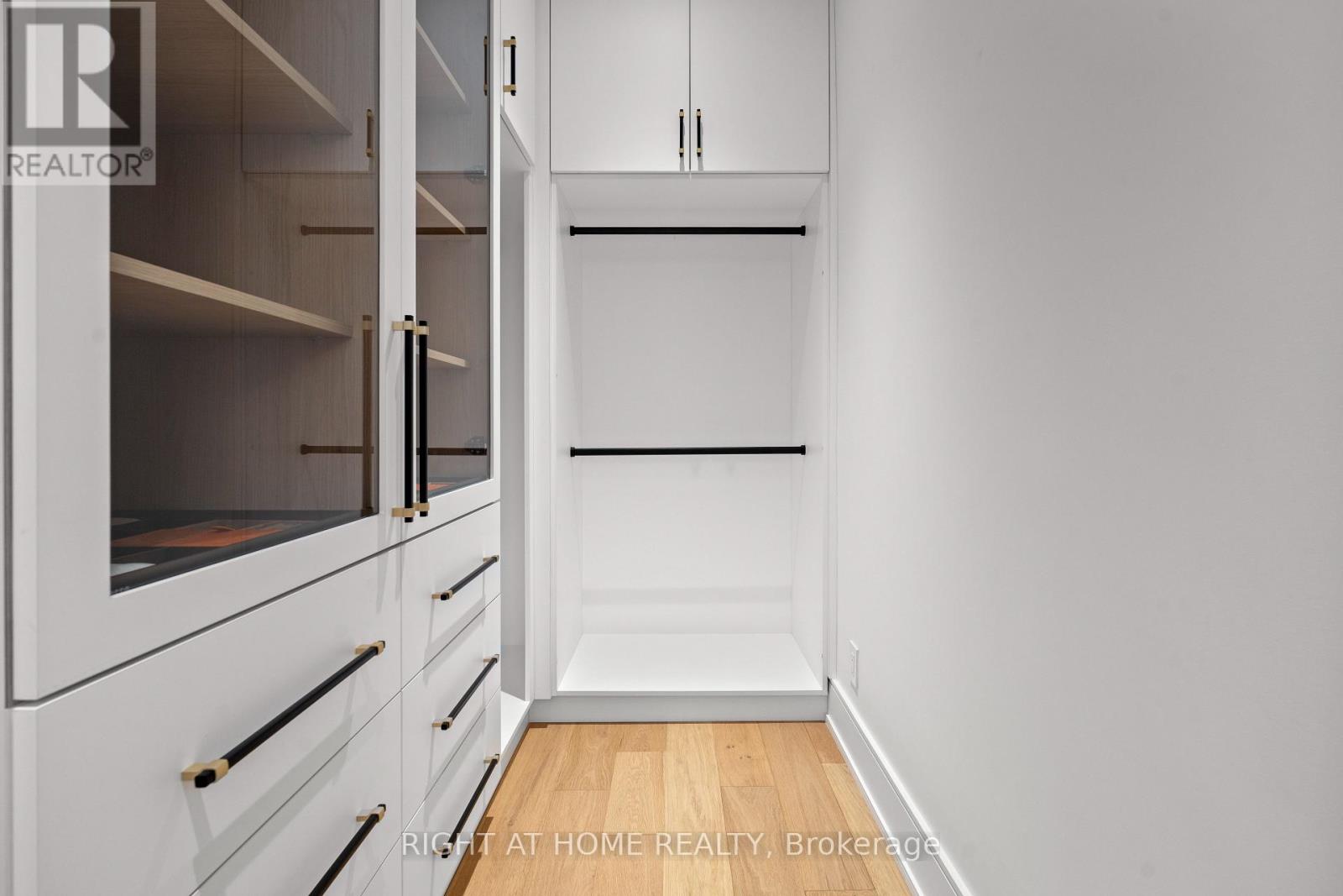 1560 Asgard Drive, Mississauga, Ontario  L5E 2B9 - Photo 26 - W12506914