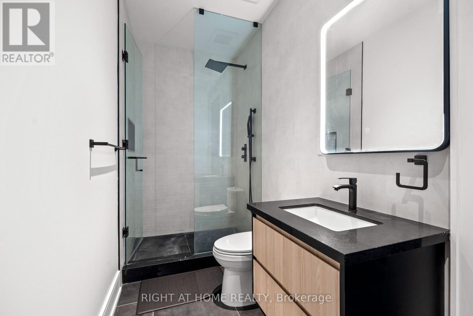 1560 Asgard Drive, Mississauga, Ontario  L5E 2B9 - Photo 27 - W12506914