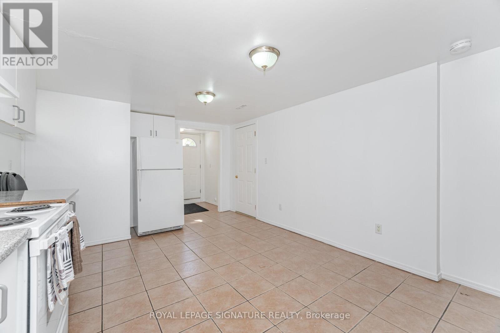 144 Abell Drive, Brampton, Ontario  L6V 2Z8 - Photo 7 - W12506940