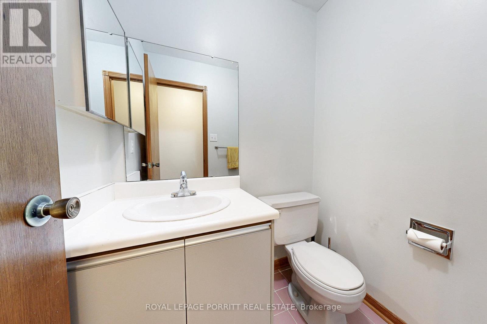 11 Goa Court, Toronto, Ontario  M8W 4Y2 - Photo 19 - W12506942