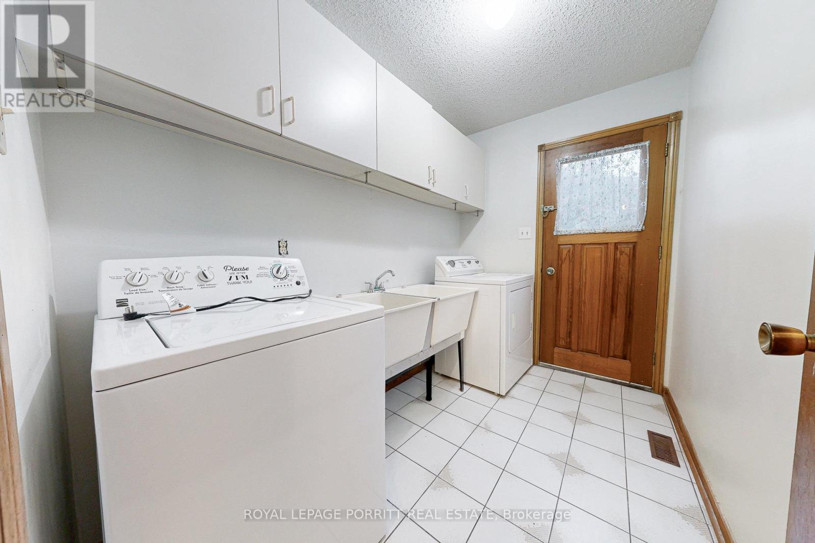 11 Goa Court, Toronto, Ontario  M8W 4Y2 - Photo 20 - W12506942