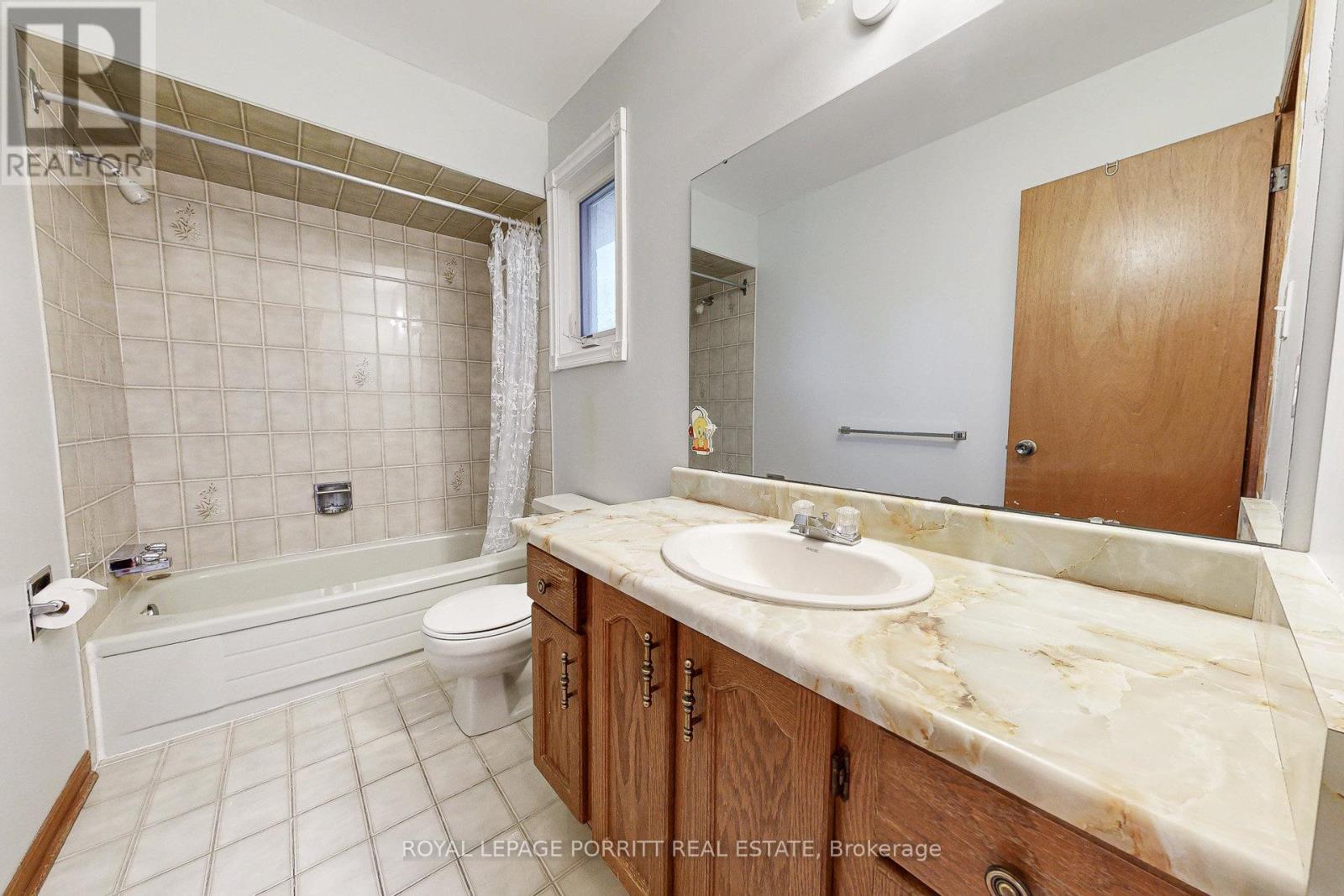 11 Goa Court, Toronto, Ontario  M8W 4Y2 - Photo 23 - W12506942