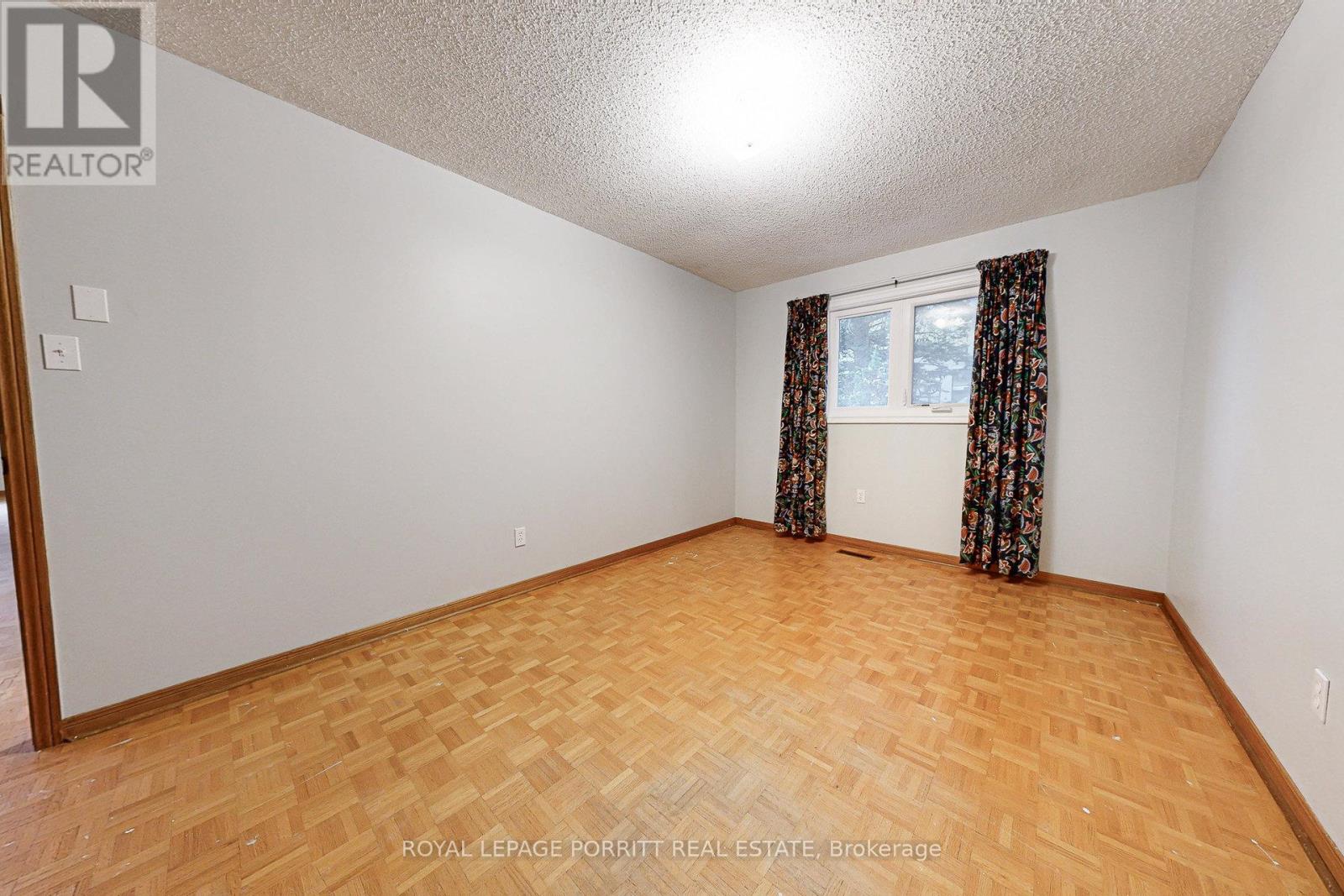 11 Goa Court, Toronto, Ontario  M8W 4Y2 - Photo 24 - W12506942