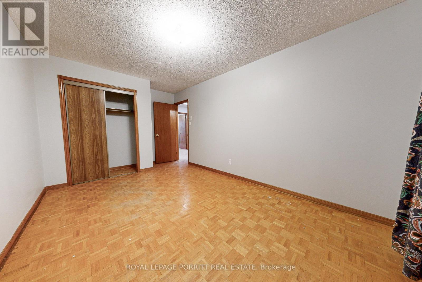 11 Goa Court, Toronto, Ontario  M8W 4Y2 - Photo 25 - W12506942