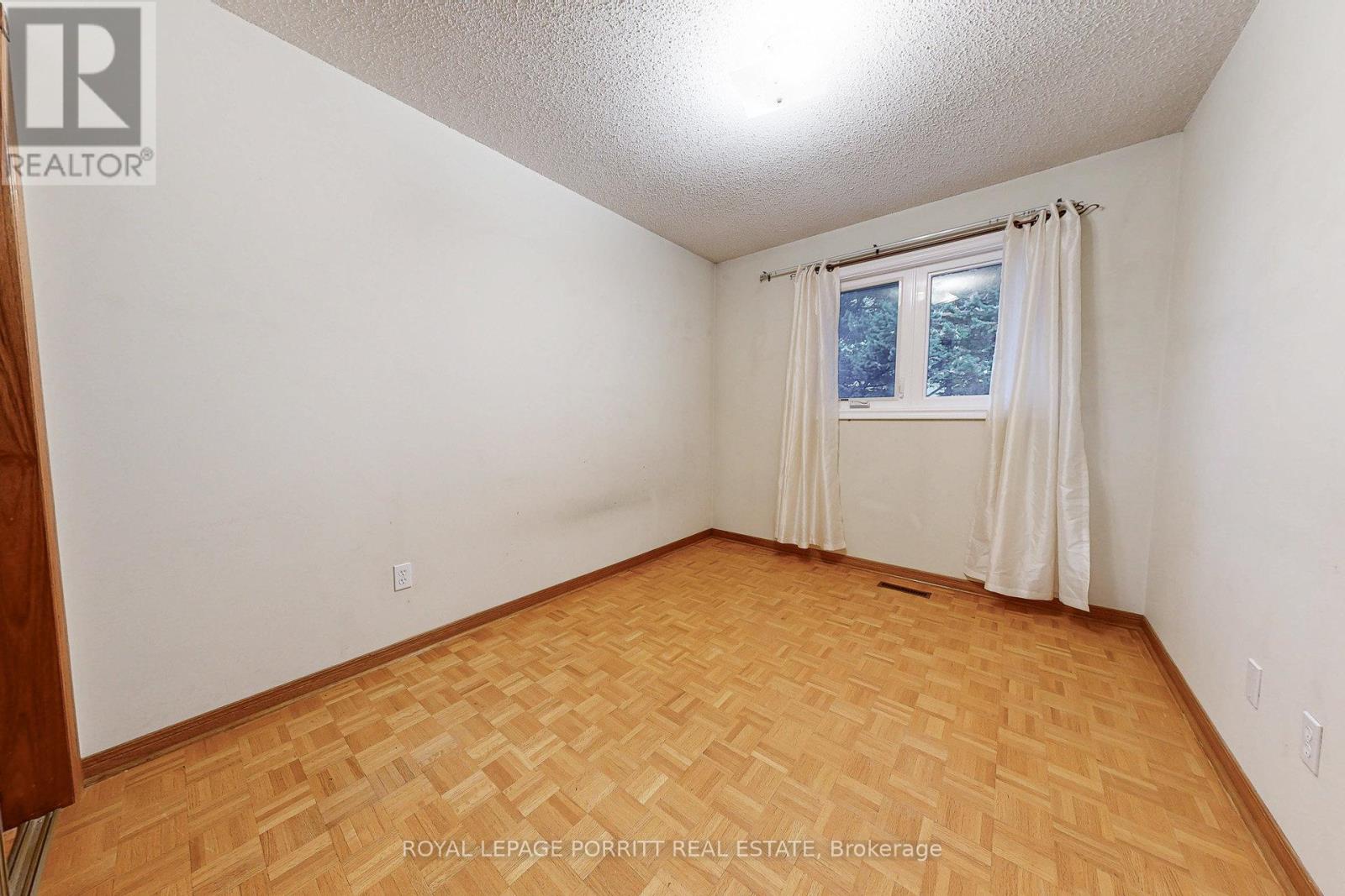 11 Goa Court, Toronto, Ontario  M8W 4Y2 - Photo 26 - W12506942