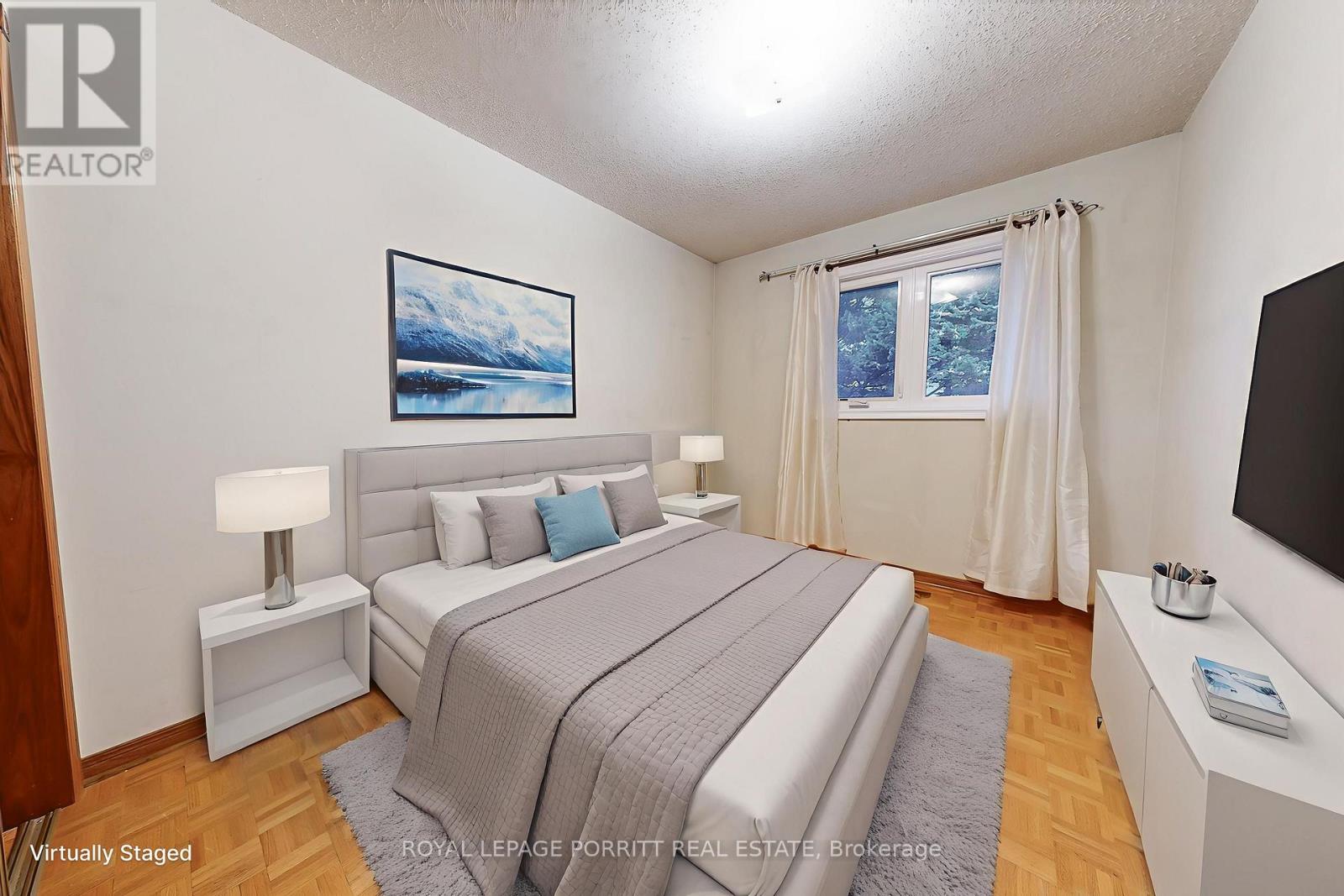 11 Goa Court, Toronto, Ontario  M8W 4Y2 - Photo 7 - W12506942