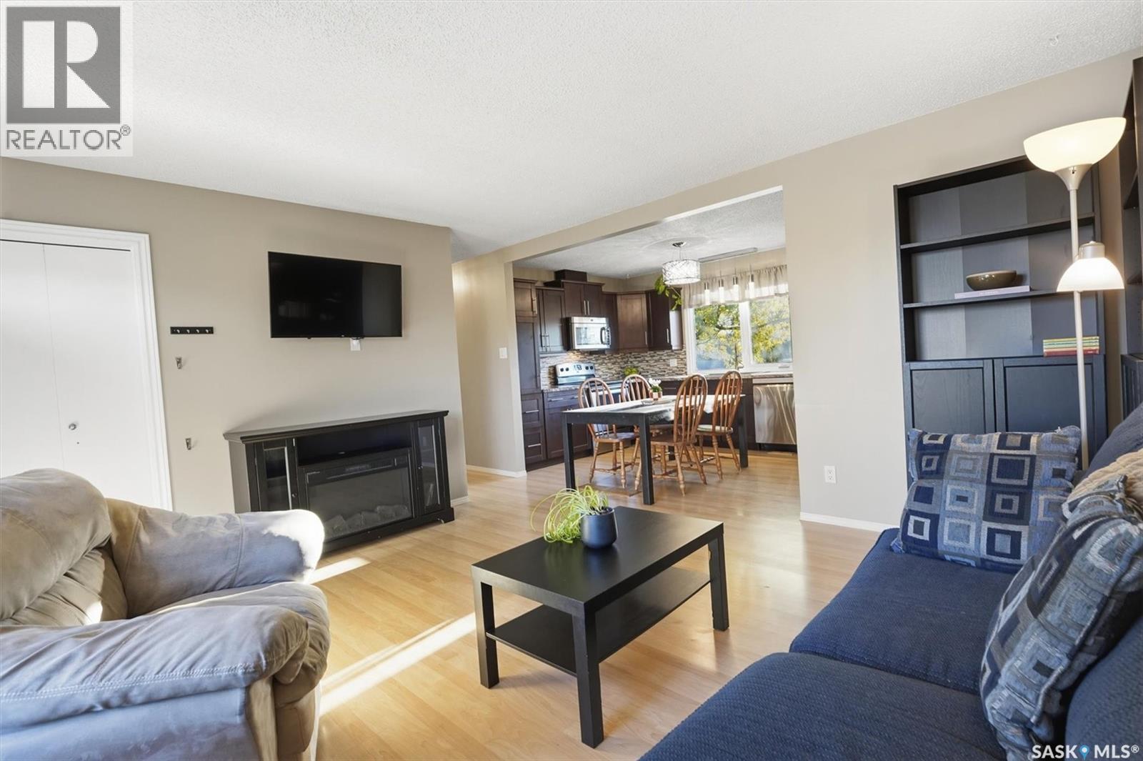 441 Brock Crescent, Saskatoon, Saskatchewan  S7H 4N3 - Photo 2 - SK022270