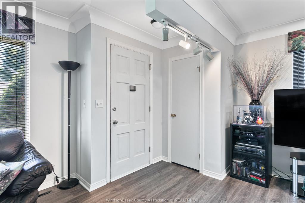 493 Bertha, Windsor, Ontario  N8P 1B6 - Photo 6 - 25027947