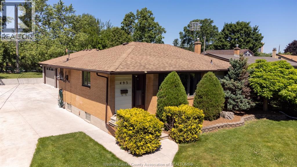 493 Bertha, Windsor, Ontario  N8P 1B6 - Photo 4 - 25027947