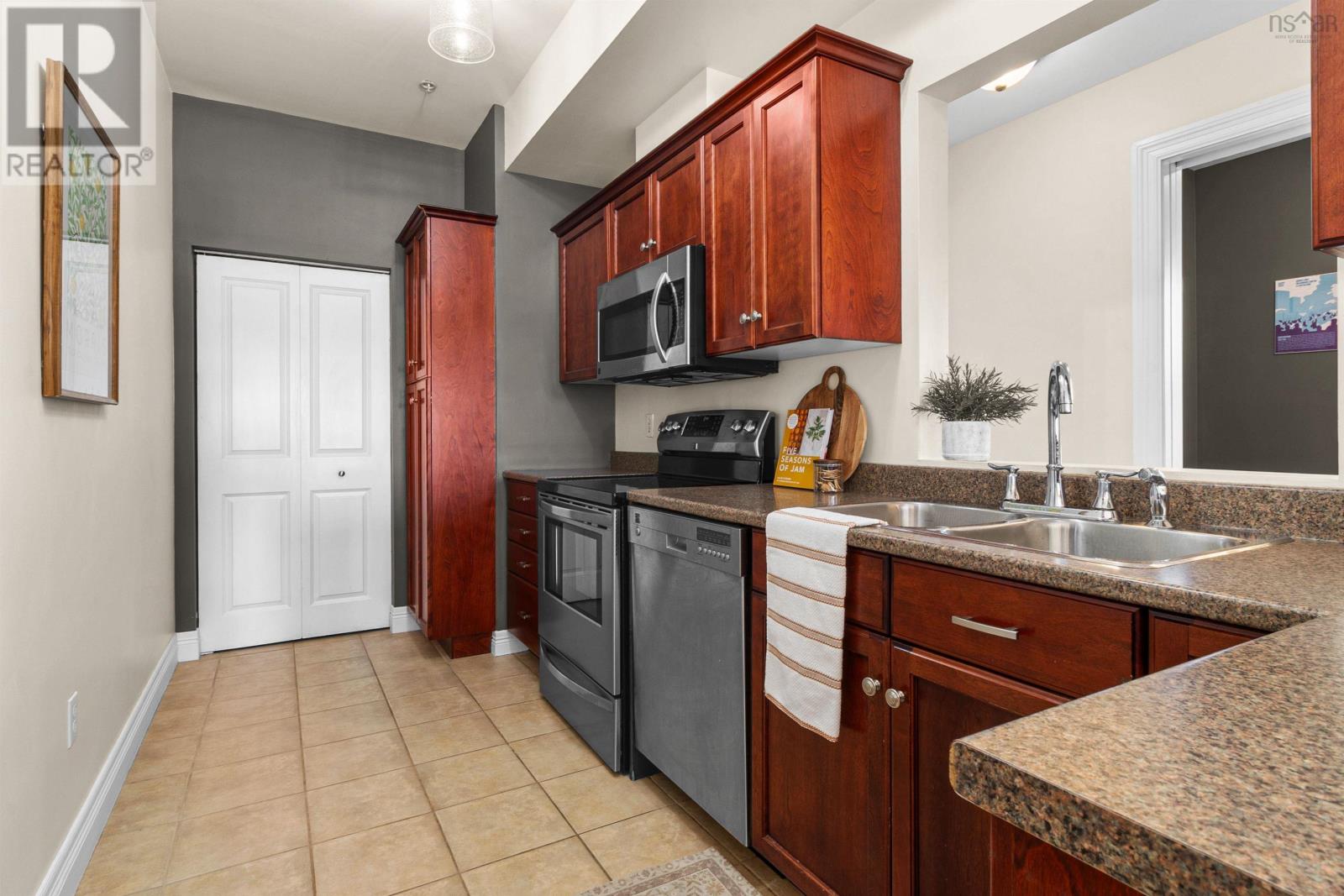 306-171 Portland Street, Dartmouth, Nova Scotia  B2Y 4X2 - Photo 11 - 202521695