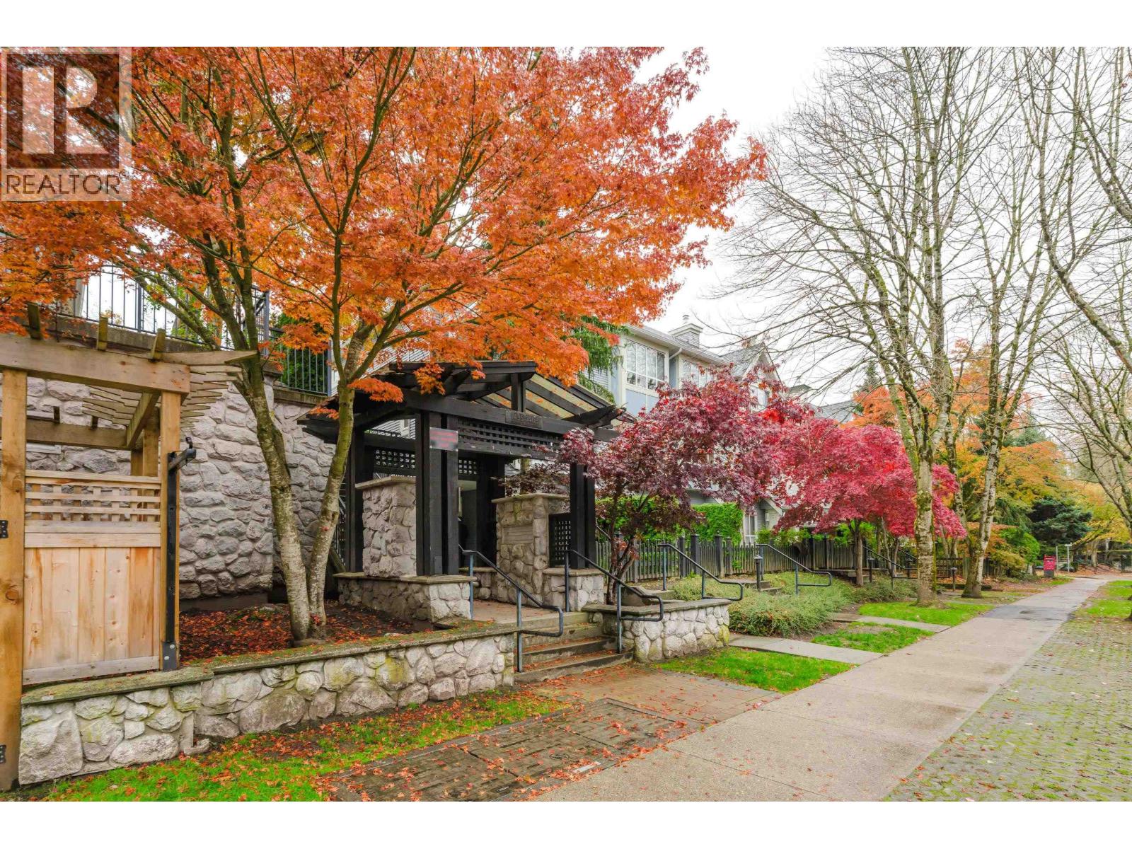 7431 Magnolia Terrace, Burnaby, British Columbia  V5E 4K8 - Photo 6 - R3064450