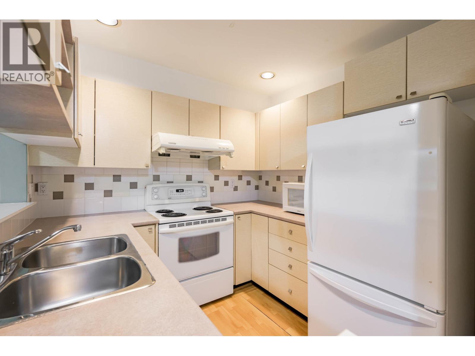 7431 Magnolia Terrace, Burnaby, British Columbia  V5E 4K8 - Photo 18 - R3064450