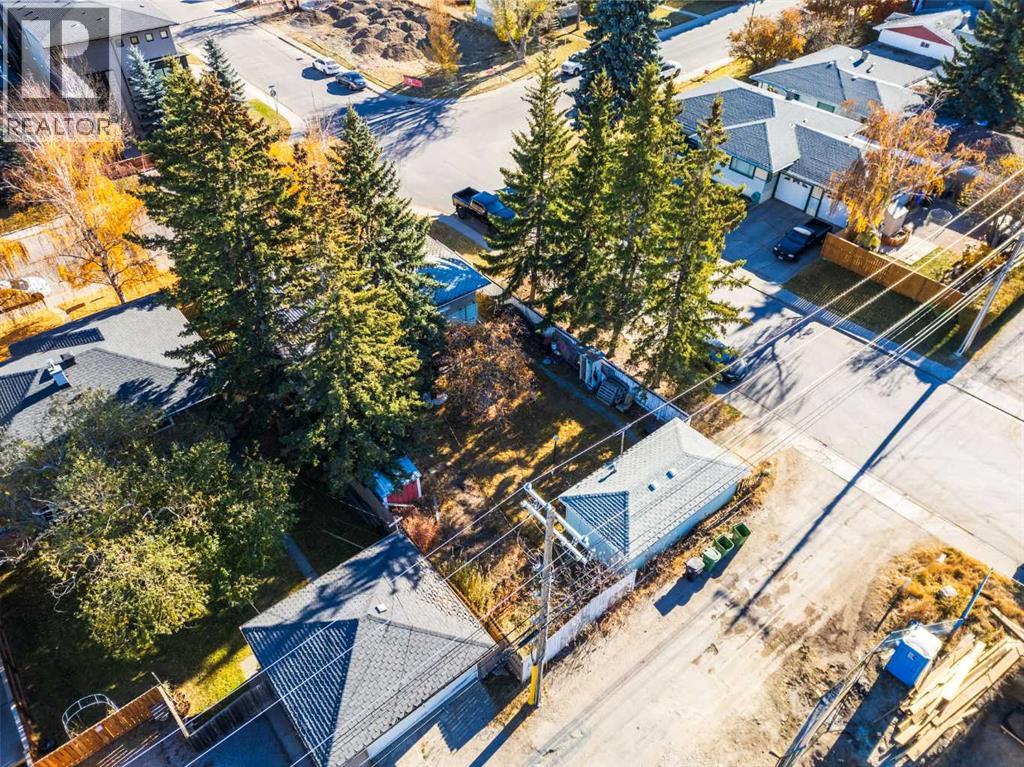 Property at 1939 36 Street SW image 4